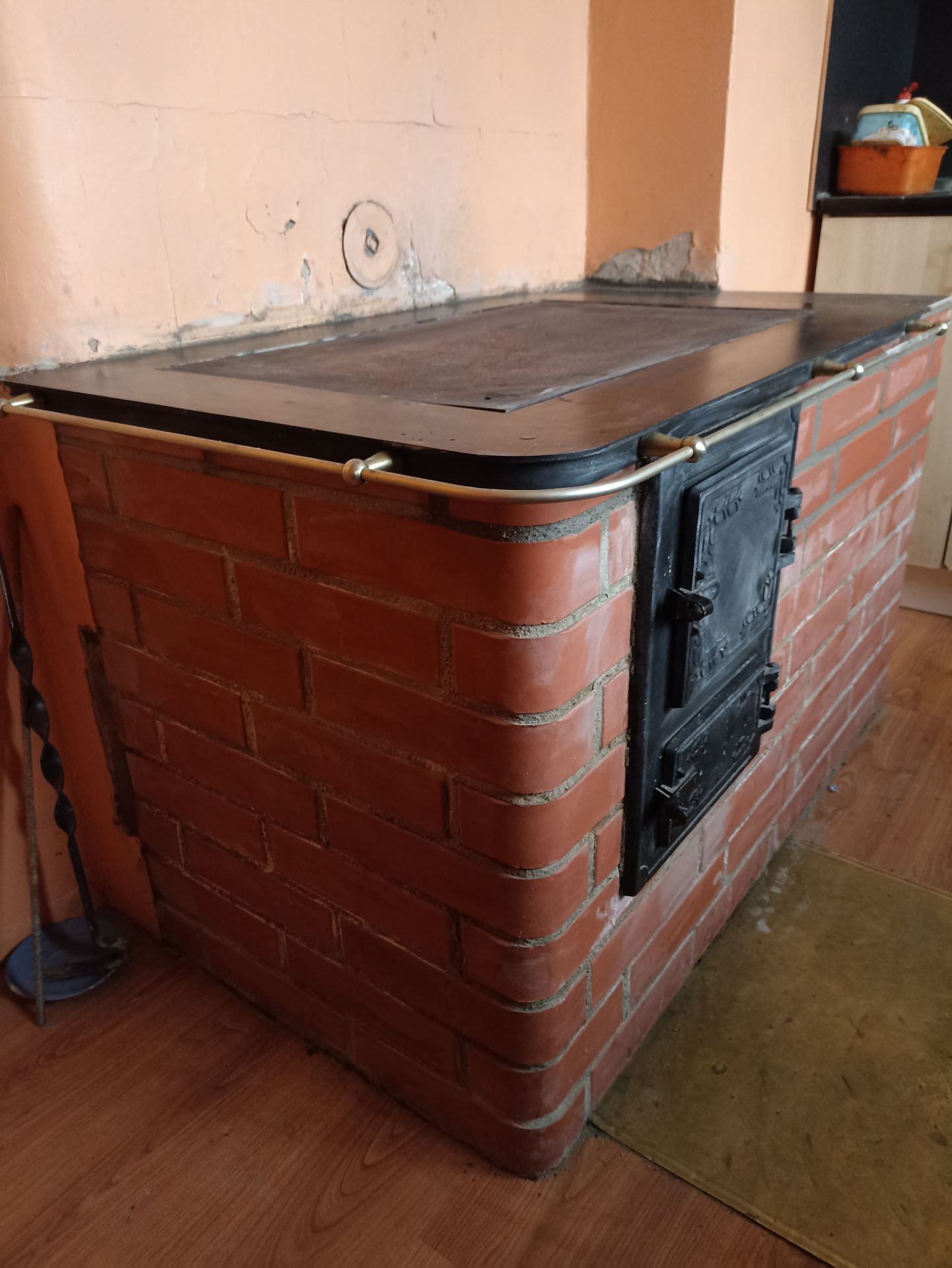 Pliidid in Tallinn ja selle lähiümbrus at SLOMO OÜ